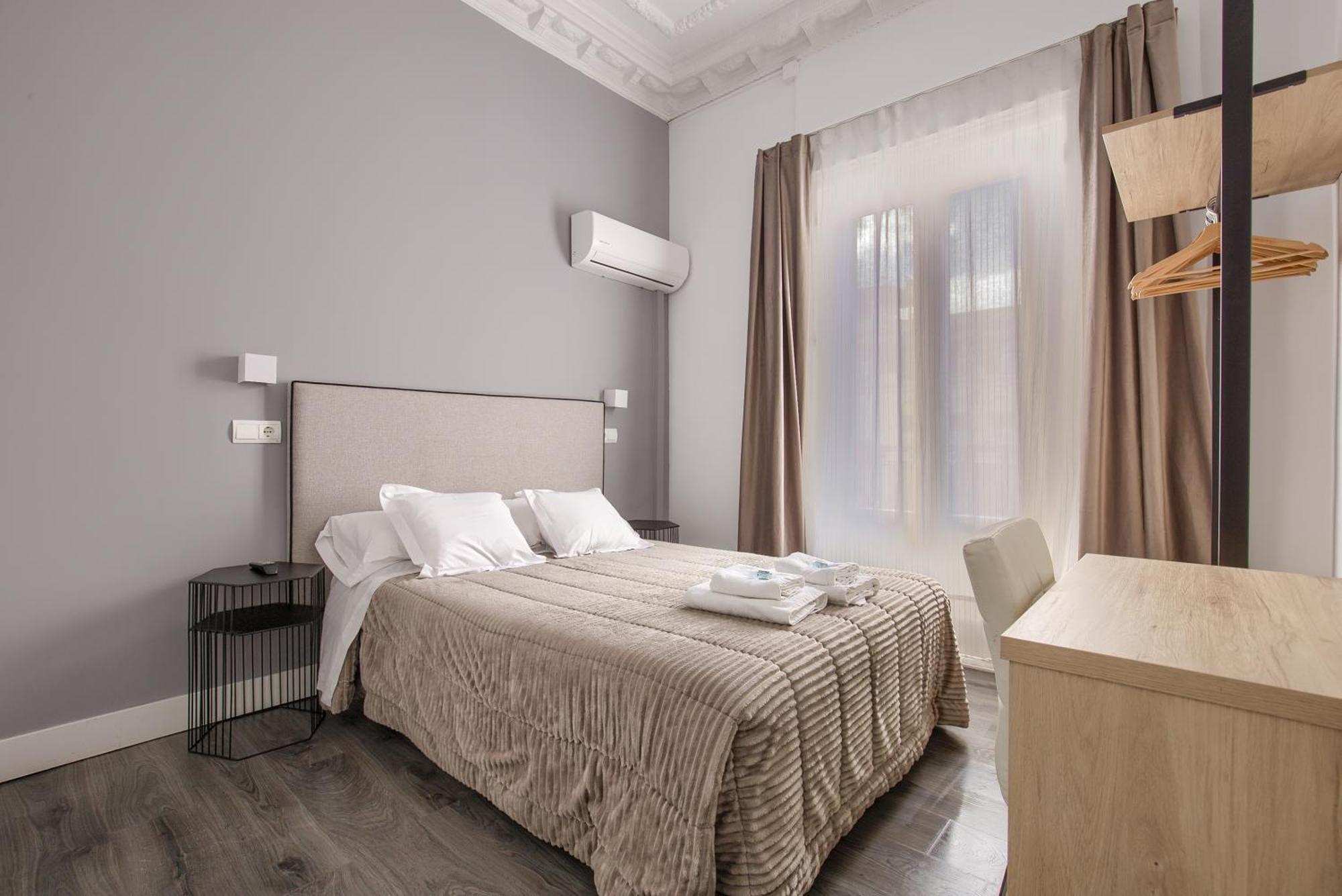 Hostal Besaya Madrid Exterior foto