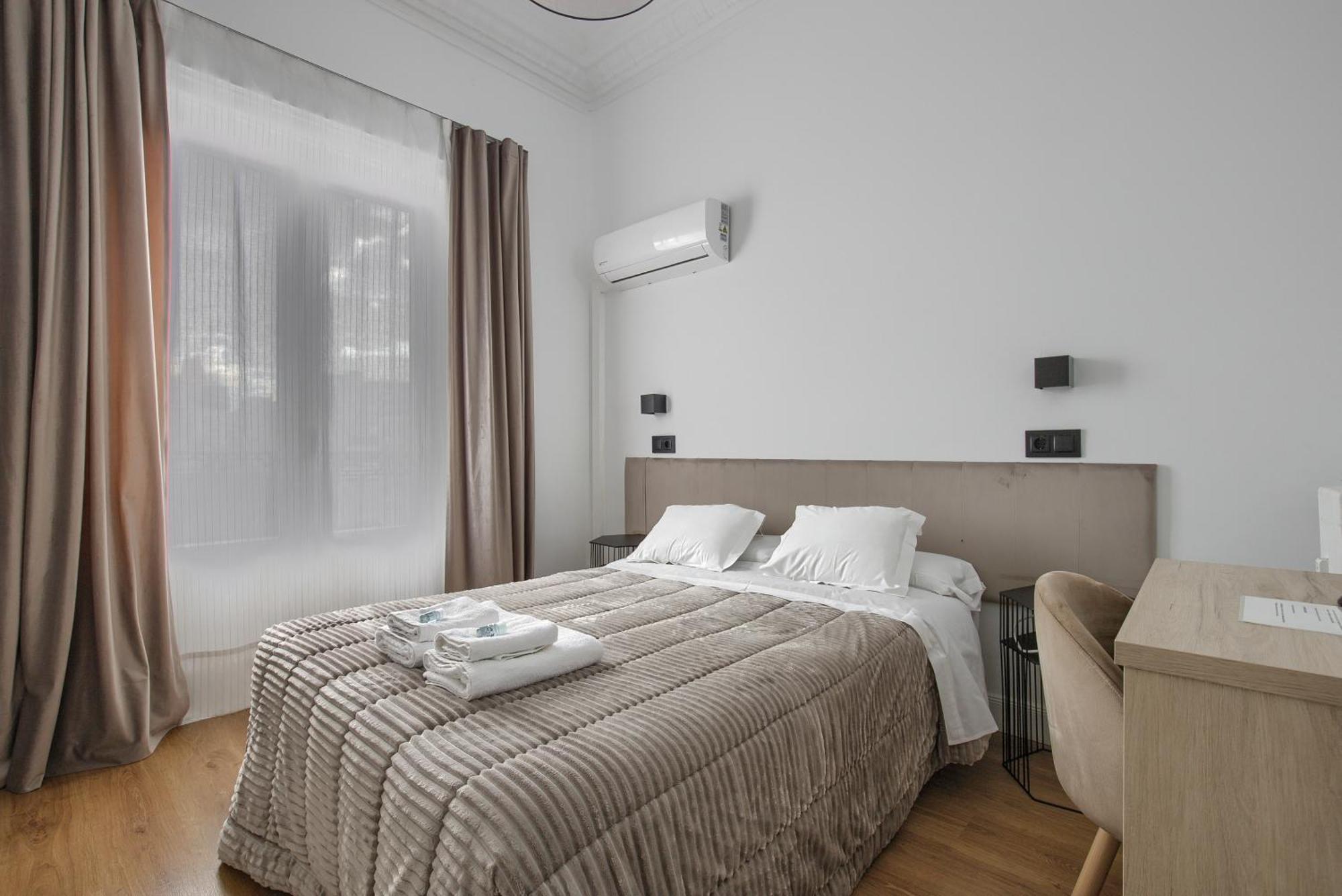 Hostal Besaya Madrid Exterior foto