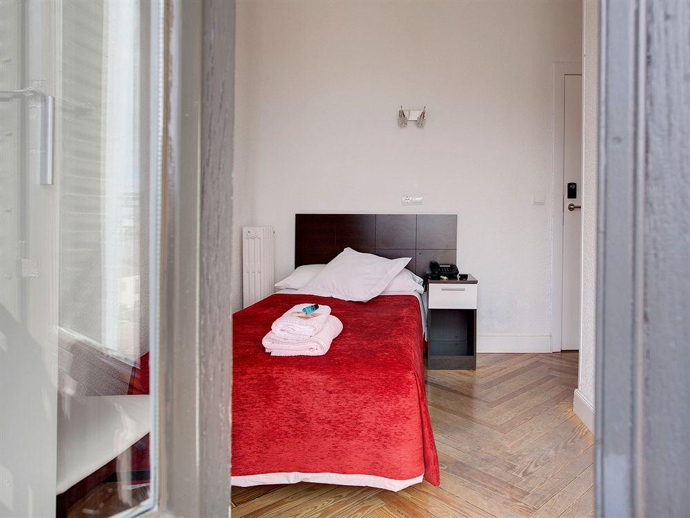 Hostal Besaya Madrid Exterior foto